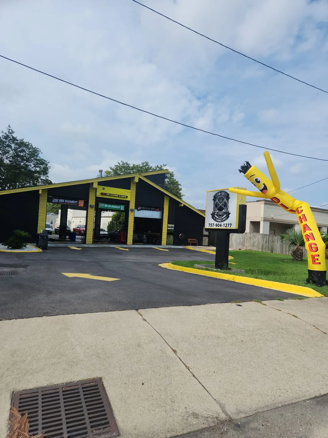 Non-Skid Oil Change and More shop front and sign
